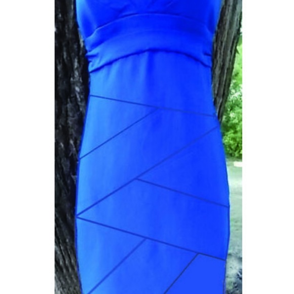 💕Flirty, Bandage Bodycon💕 w/Diagonal Seams - Picture 2 of 7